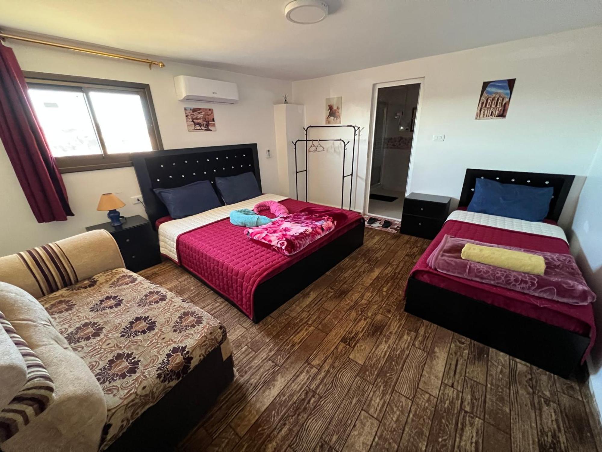 Petra Royal Ranch Bed & Breakfast Wadi Musa Bagian luar foto